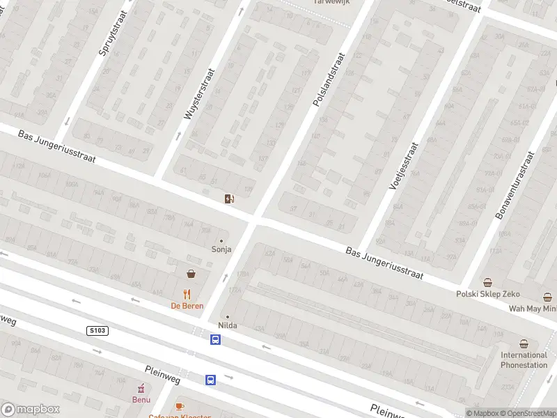 Ambulance met gepaste spoed naar de Bas Jungeriusstraat in Rotterdam