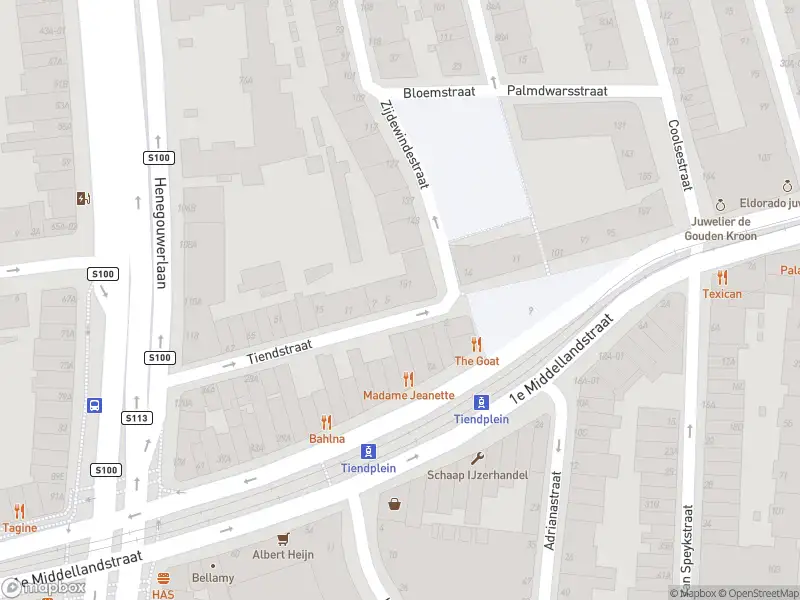 Ambulance met gepaste spoed naar de Tiendstraat in Rotterdam