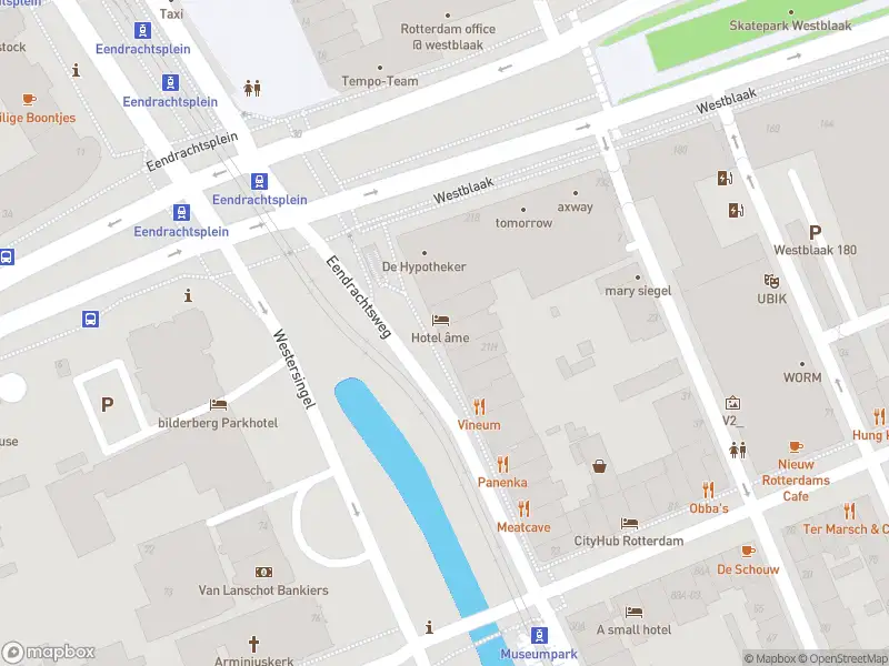 Ambulance met gepaste spoed naar de Eendrachtsweg in Rotterdam