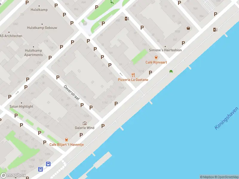 Ambulance met gepaste spoed naar de Prins Hendrikkade in Rotterdam