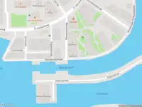 Ambulance met grote spoed naar de Nieuwevaartweg in Amsterdam