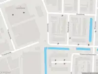 Ambulance met gepaste spoed naar de Dennenlaan in Alphen aan den Rijn