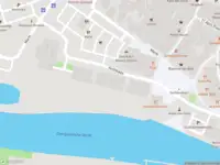 Politie naar de Vechtkade in Ommen vanwege aanrijding met letsel