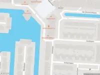 Ambulance met grote spoed naar de Reuchlinhaven in Barendrecht