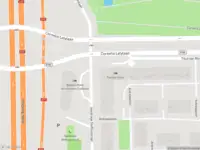 Ambulance met grote spoed naar de Hendrikje Stoffelsstraat in Amsterdam