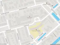 Ambulance met gepaste spoed naar de Violierstraat in Capelle aan den IJssel