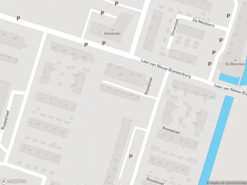 Ambulance met grote spoed naar de Bosseplaat in Rozenburg