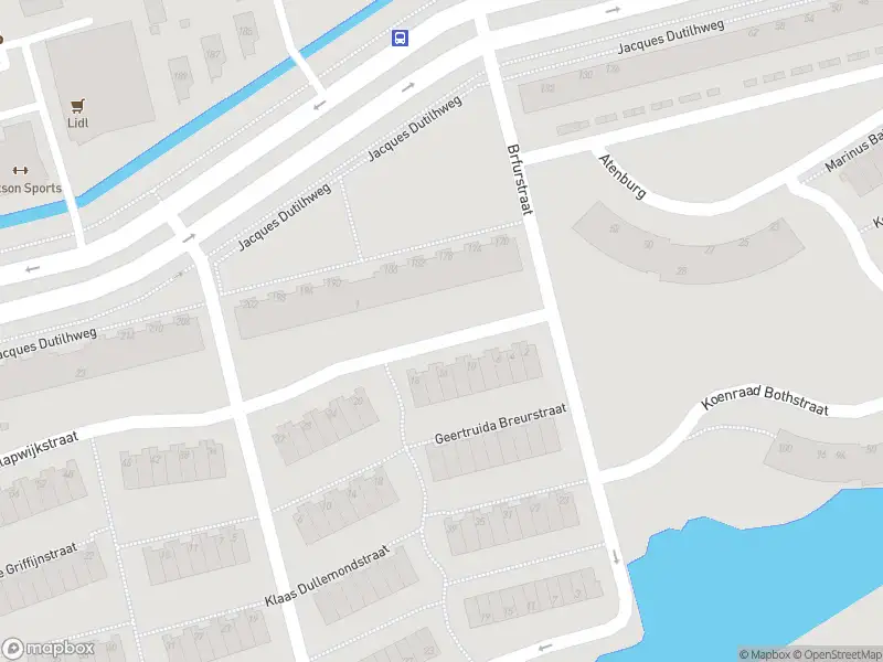 Ambulance met gepaste spoed naar de Pieter Klapwijkstraat in Rotterdam