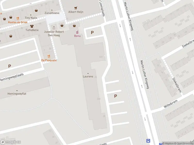 Ambulance met gepaste spoed naar de Sinclair Lewisplaats in Rotterdam