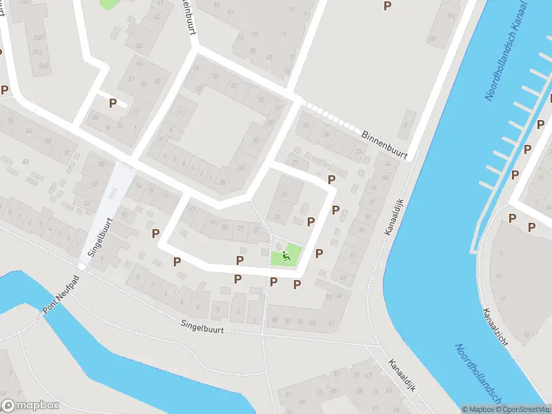 Brandweer met grote spoed naar de Singelbuurt in Purmerend vanwege gebouwbrand