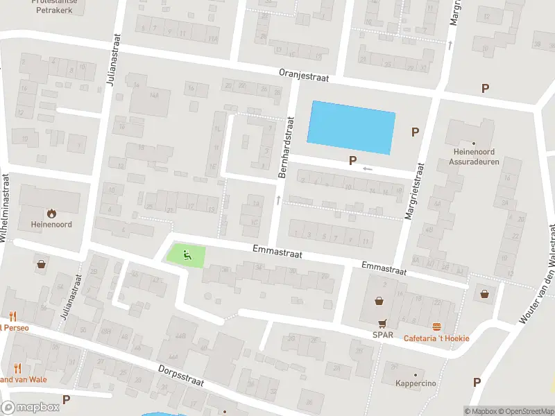 Ambulance met grote spoed naar de Bernhardstraat in Heinenoord