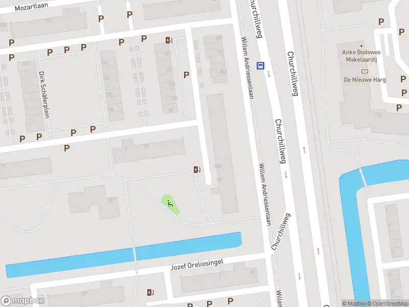 Ambulance met gepaste spoed naar de Jacques Urlusplein in Schiedam