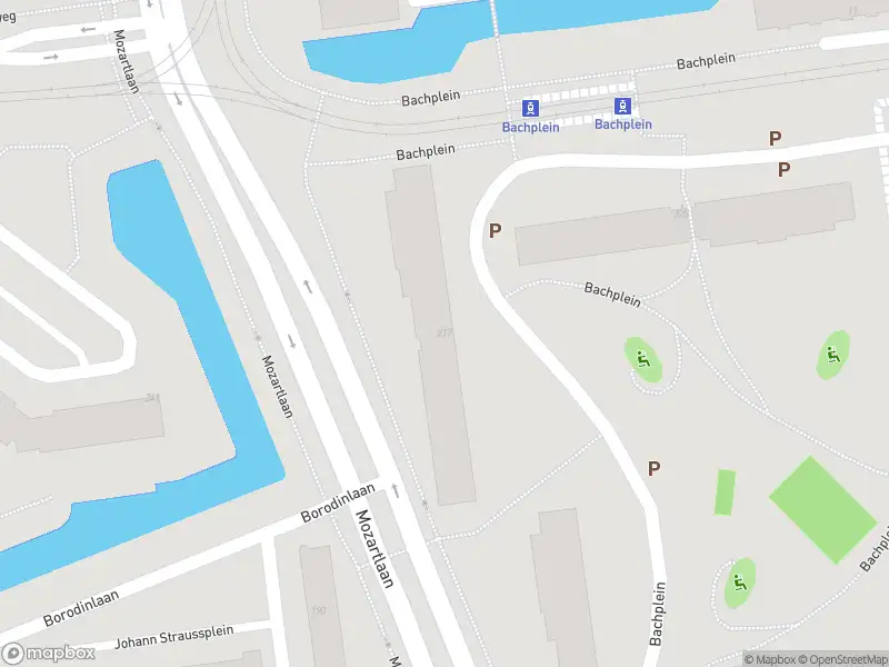 Ambulance met grote spoed naar de Bachplein in Schiedam