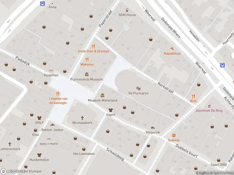 Ambulance met gepaste spoed naar de Achterdijk in Purmerend