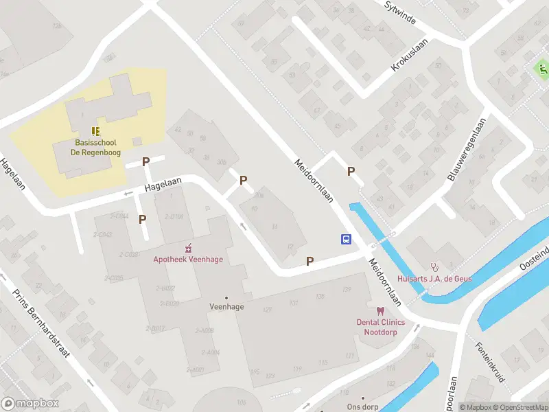 Ambulance met grote spoed naar de Meidoornlaan in Nootdorp