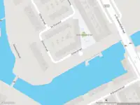 Ambulance met grote spoed naar de Lontarpalmstraat in Amsterdam