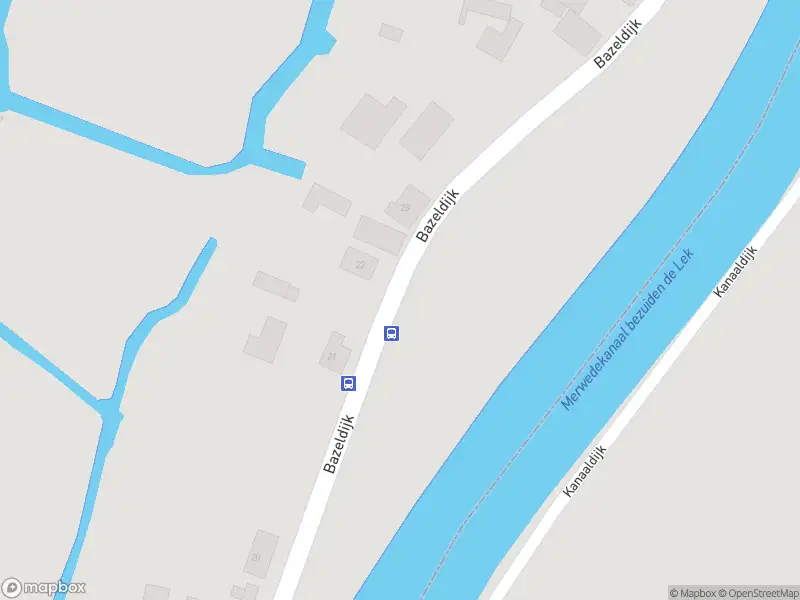 Ambulance naar de Bazeldijk in Hoogblokland