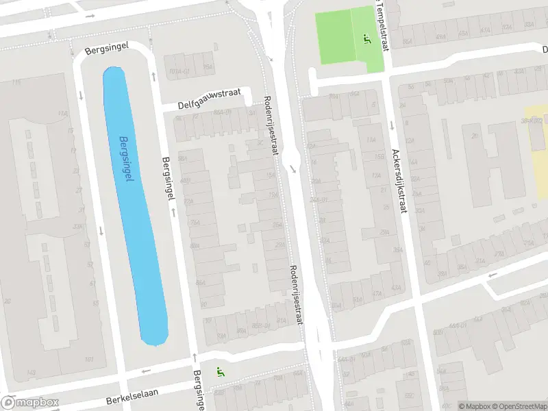 Ambulance met grote spoed naar de Rodenrijsestraat in Rotterdam