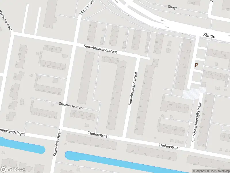 Ambulance met gepaste spoed naar de Sint-Annalandstraat in Rotterdam