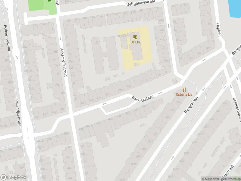 Ambulance met grote spoed naar de Berkelselaan in Rotterdam