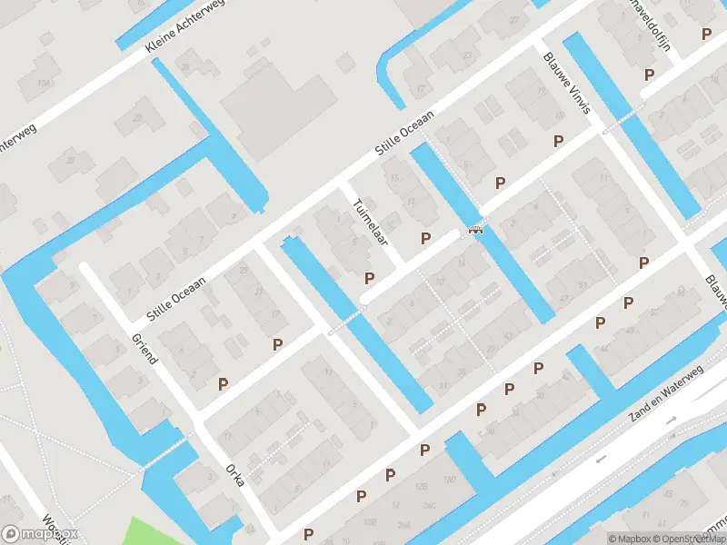 Ambulance met grote spoed naar de Tuimelaar in Naaldwijk