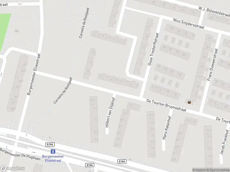 Ambulance met grote spoed naar de Burgemeester Fockstraat in Amsterdam