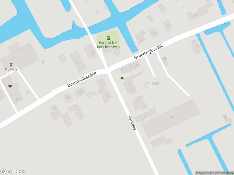 Ambulance met grote spoed naar de Kerkweg in Brandwijk