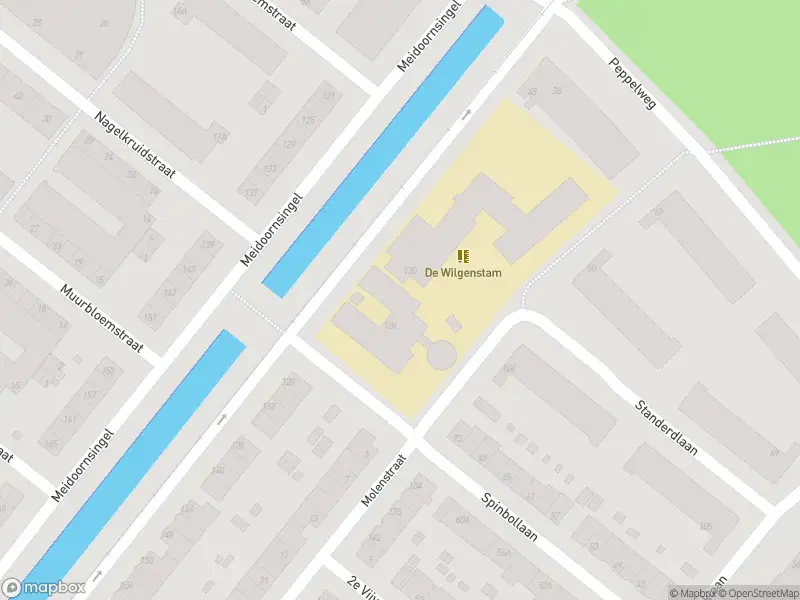 Ambulance met gepaste spoed naar de Meidoornsingel in Rotterdam