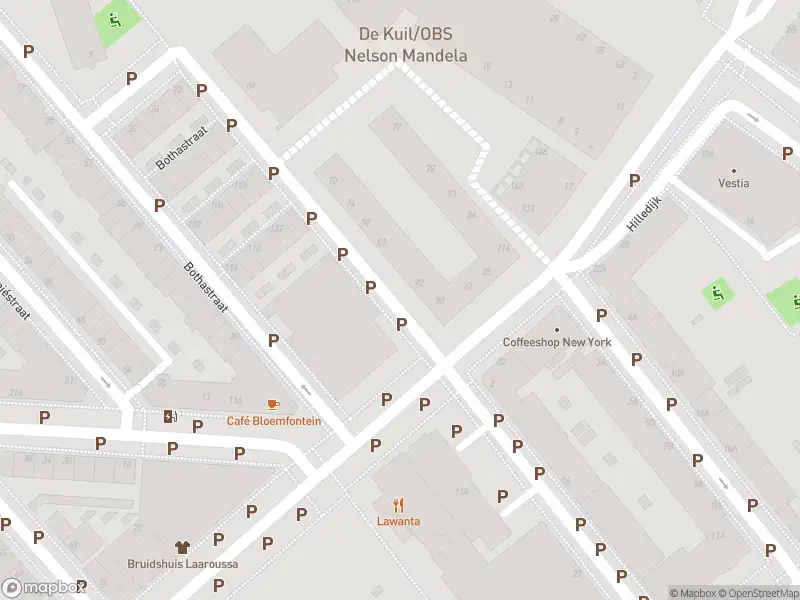 Ambulance met gepaste spoed naar de Jacominastraat in Rotterdam