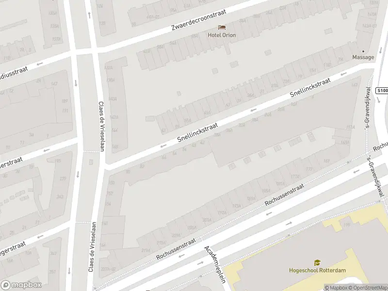 Ambulance met grote spoed naar de Snellinckstraat in Rotterdam