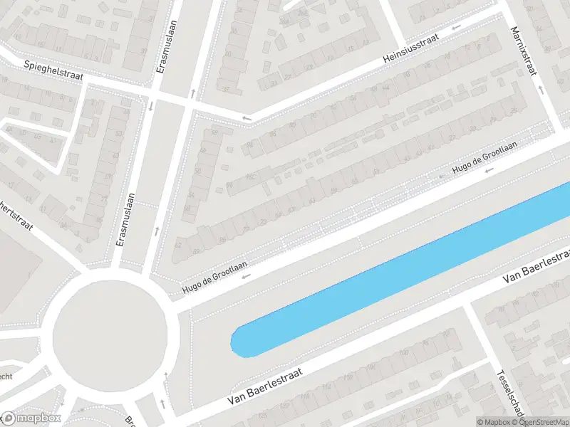 Ambulance met gepaste spoed naar de Hugo de Grootlaan in Dordrecht