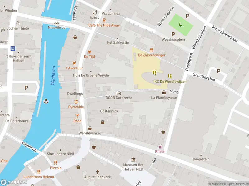 Ambulance met gepaste spoed naar de Munt in Dordrecht