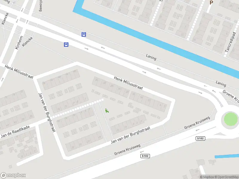 Ambulance met grote spoed naar de Henk Miliusstraat in Hoogvliet Rotterdam