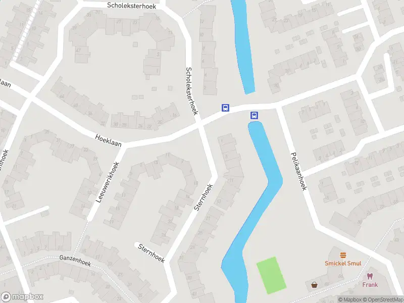 Ambulance met grote spoed naar de Sternhoek in Spijkenisse