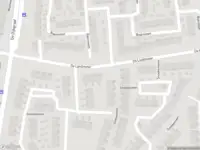 Ambulance met grote spoed naar de Snoekenveen in Spijkenisse