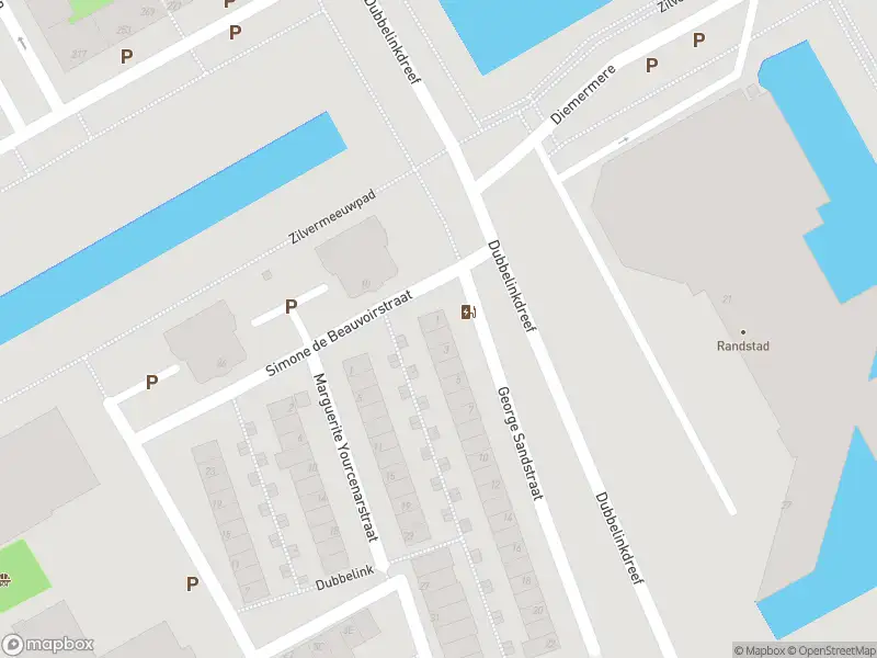 Ambulance met grote spoed naar de George Sandstraat in Amsterdam