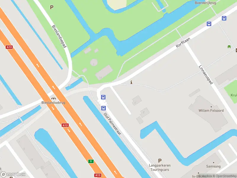 Ambulance met grote spoed naar de Korftlaan in Delft