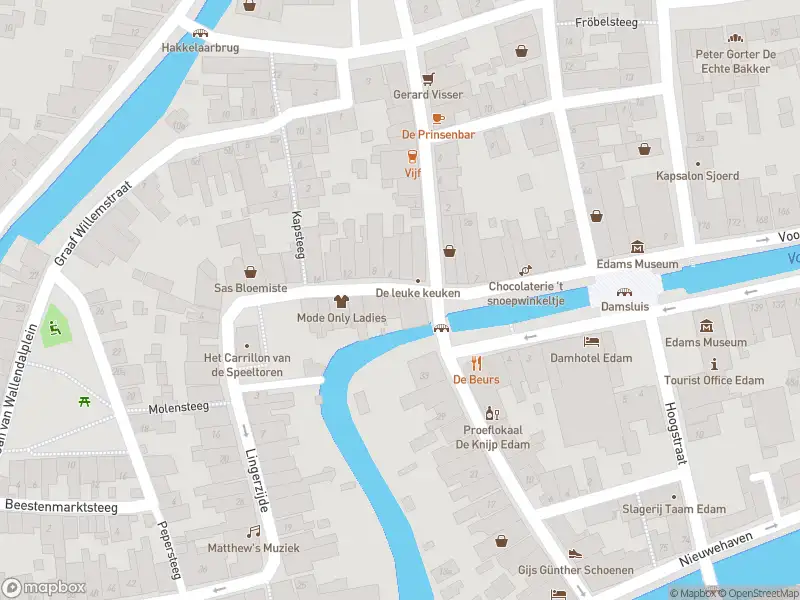 Ambulance met gepaste spoed naar de Kleine Kerkstraat in Edam