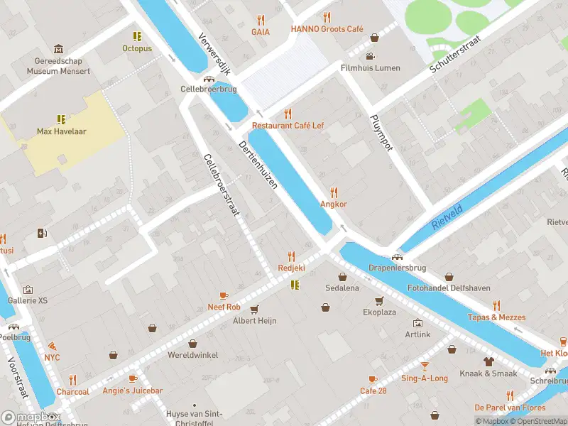 Brandweer met grote spoed naar de Dertienhuizen in Delft vanwege afgaan automatisch brandalarm