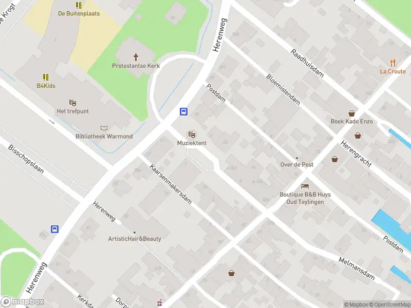 Ambulance met grote spoed naar de De Baan in Warmond