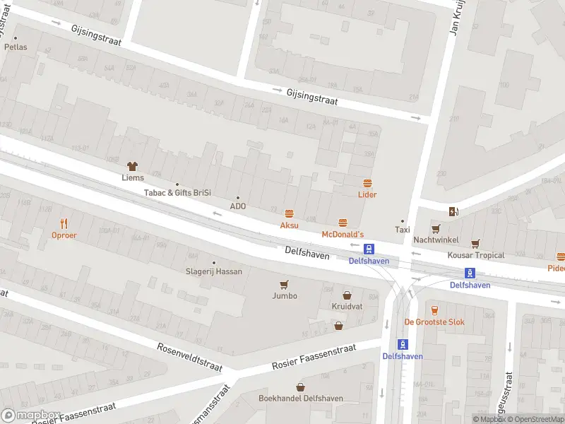 Ambulance met grote spoed naar de Schiedamseweg in Rotterdam