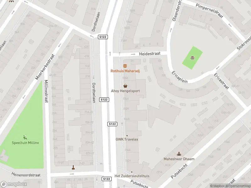 Ambulance met gepaste spoed naar de Dordtselaan in Rotterdam