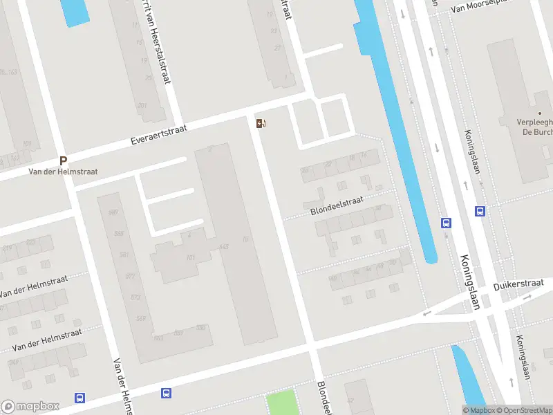 Ambulance met gepaste spoed naar de Blondeelstraat in Rotterdam