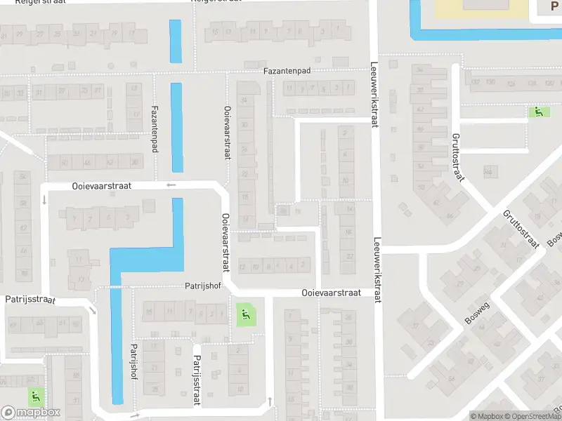 Ambulance met gepaste spoed naar de Ooievaarstraat in Strijen