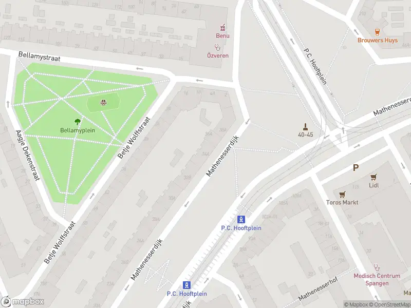 Ambulance met grote spoed naar de Mathenesserdijk in Rotterdam