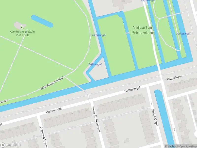 Ambulance met grote spoed naar de Hattasingel in Rotterdam