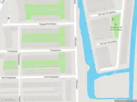 Ambulance met grote spoed naar de Pradolaan in Amsterdam