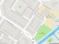 Ambulance met grote spoed naar de Anna Reynvaanstraat in Leiden