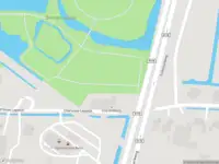 Ambulance met gepaste spoed naar de Charloisse Lagedijk in Rotterdam