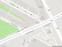 Ambulance met grote spoed naar de Amstelstroomlaan in Amsterdam